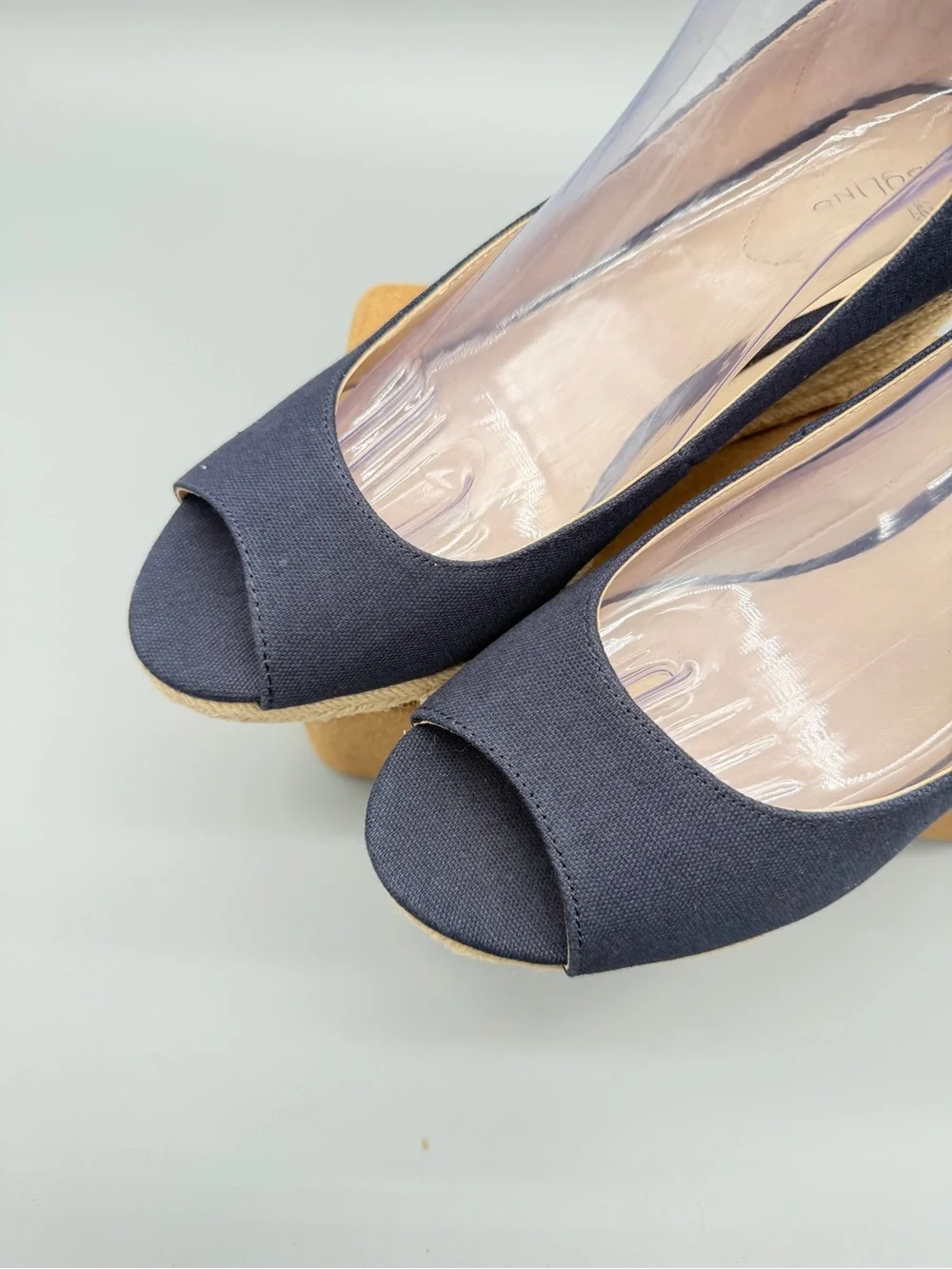 Women’s US 9.5 M Bandolino Nuri Peep Toe Wedge Espadrilles. New in box.